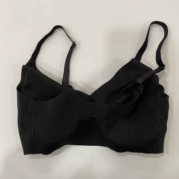 True & Co. Body Triangle Convertible Strap Bra Black Medium NWOT - Picture 3 of 5